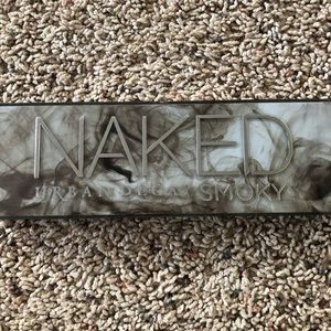 Urban decay eye shadow palette